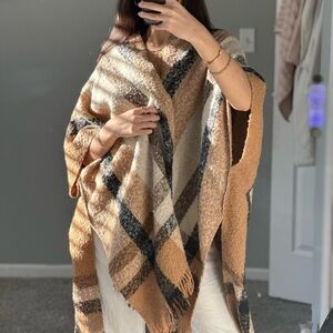 Nine West Tan and Black Geometric Cape Jacket